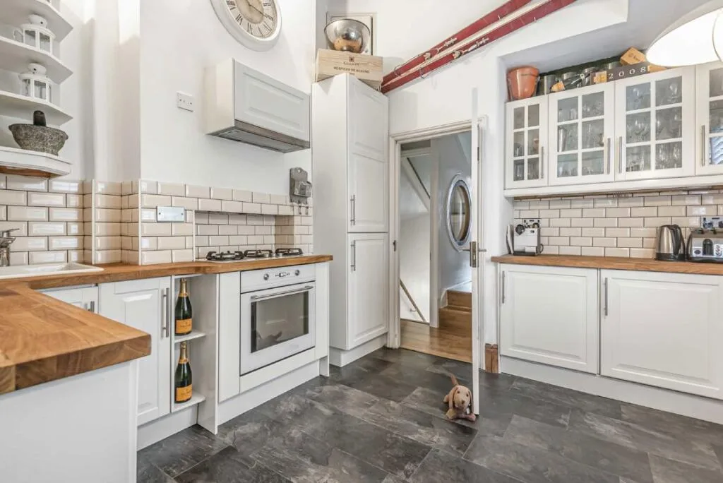 3 bedroom flat for rent