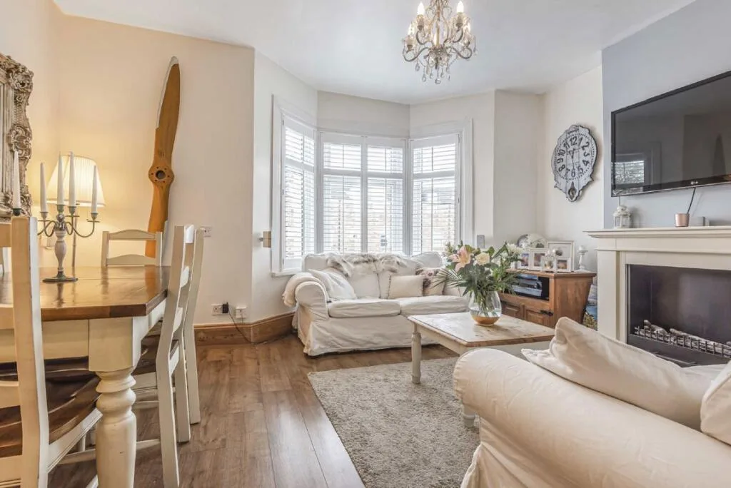 3 bedroom flat for rent