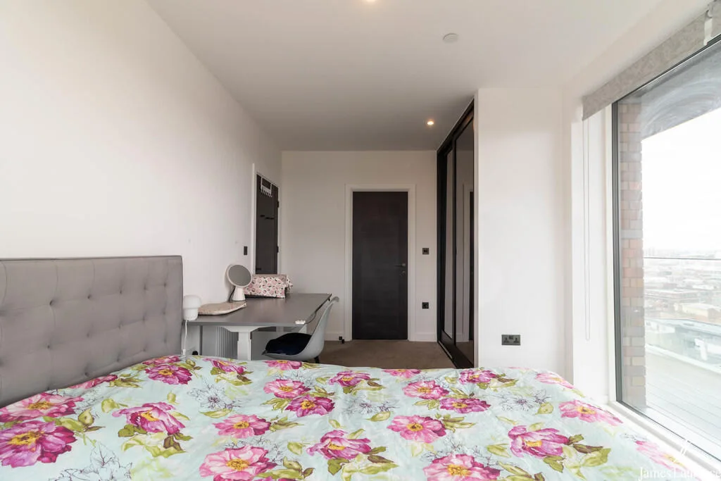 2 bedroom penthouse for rent