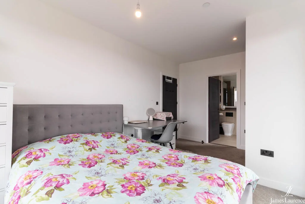 2 bedroom penthouse for rent