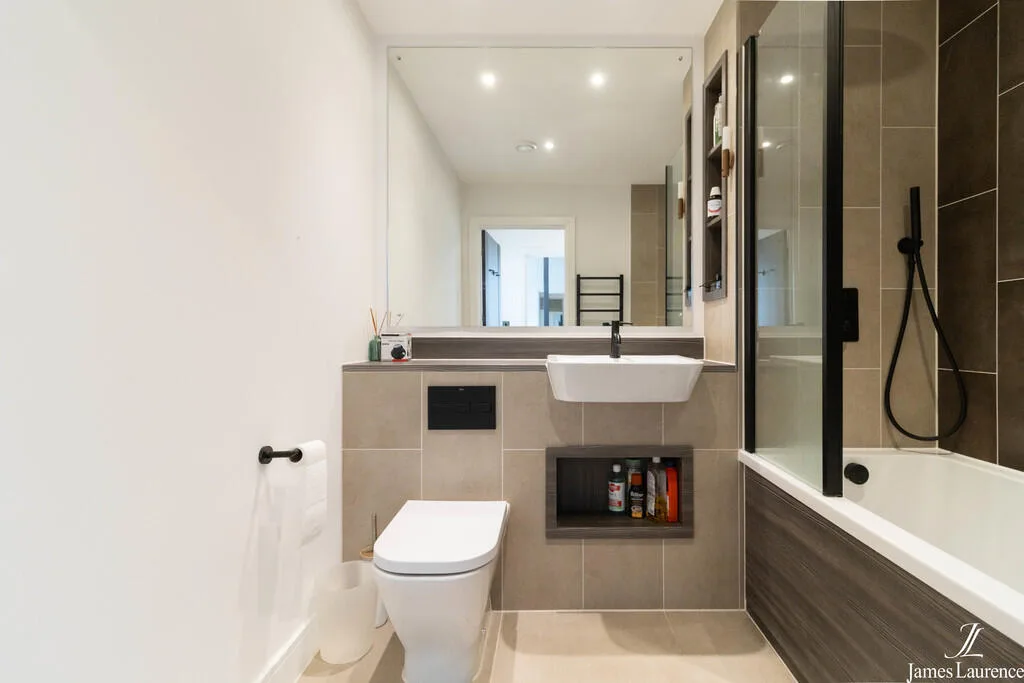 2 bedroom penthouse for rent