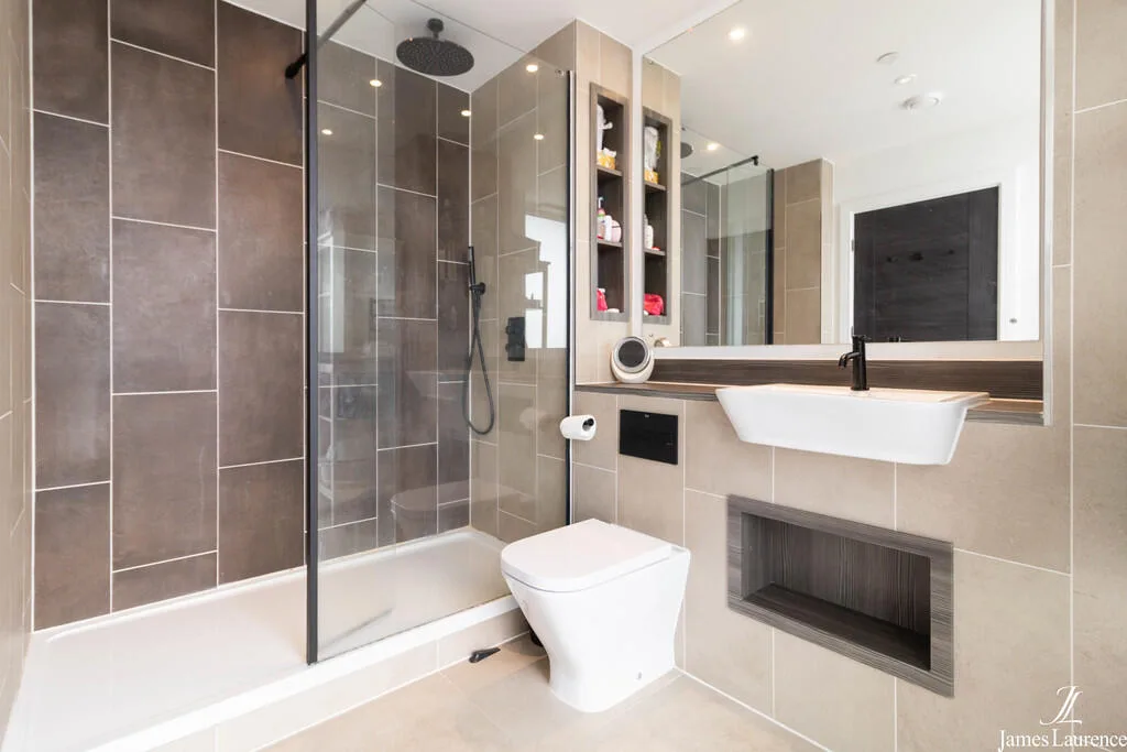 2 bedroom penthouse for rent