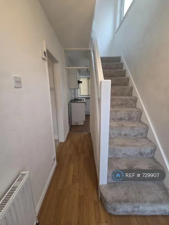 3 bedroom semi-detached house for rent