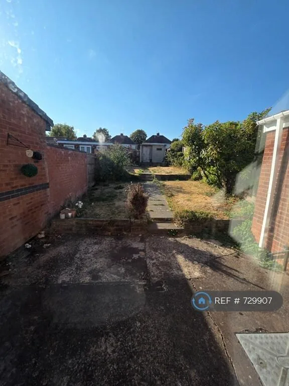 3 bedroom semi-detached house for rent