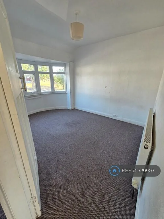 3 bedroom semi-detached house for rent