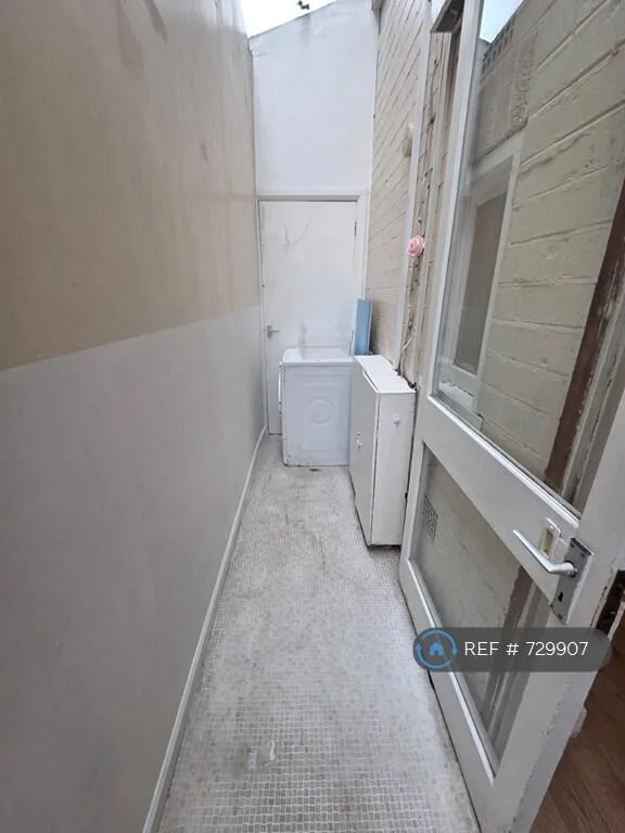 3 bedroom semi-detached house for rent