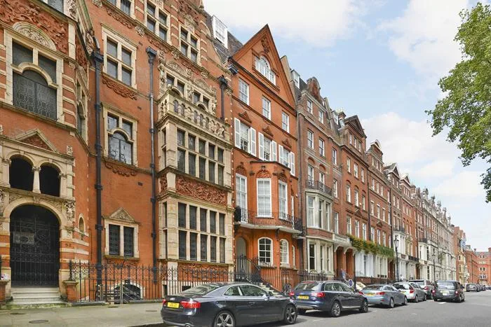 2 bedroom maisonette for rent