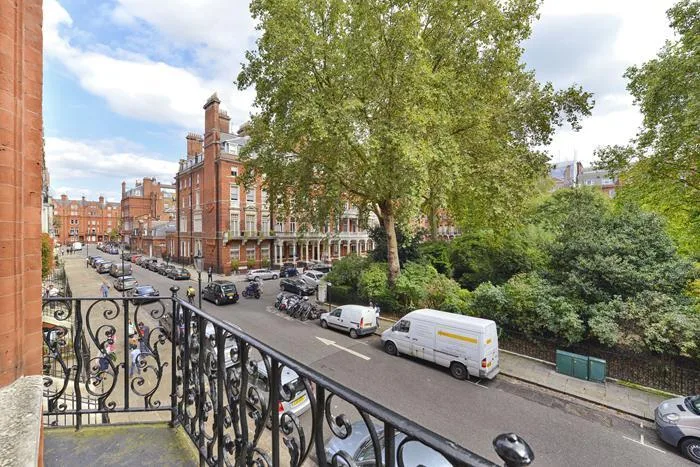 2 bedroom maisonette for rent