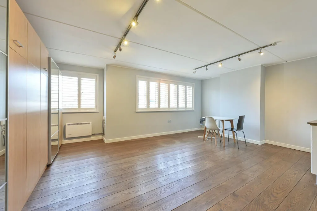 Studio flat for rent
