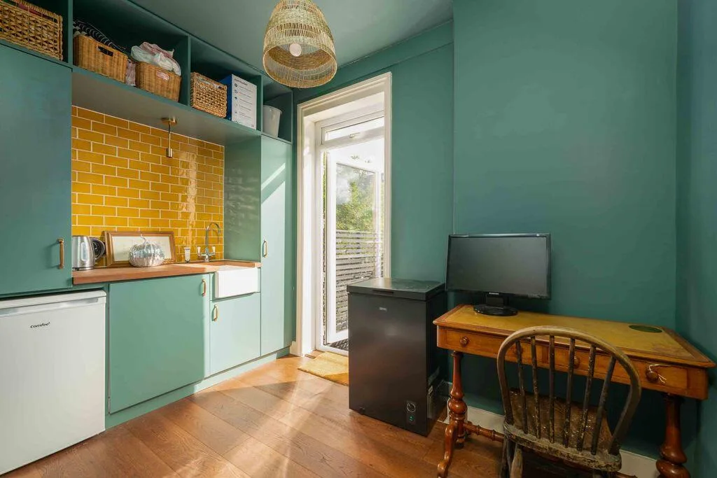 2 bedroom maisonette for rent