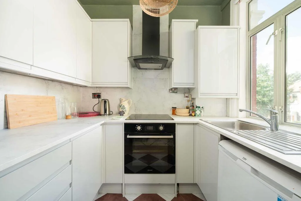 2 bedroom maisonette for rent