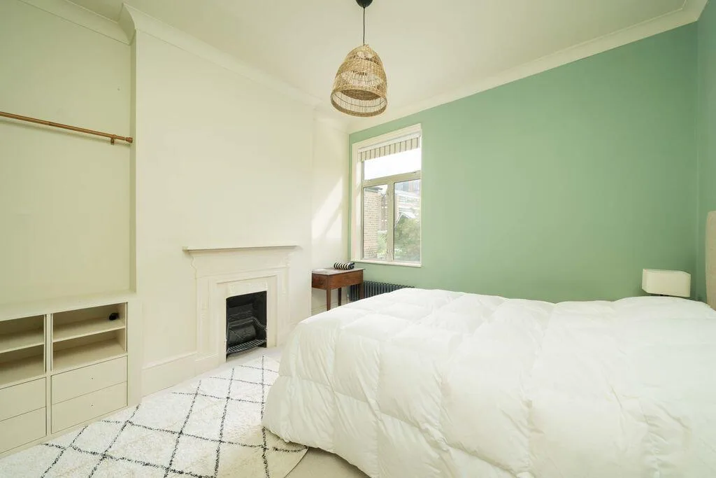 2 bedroom maisonette for rent