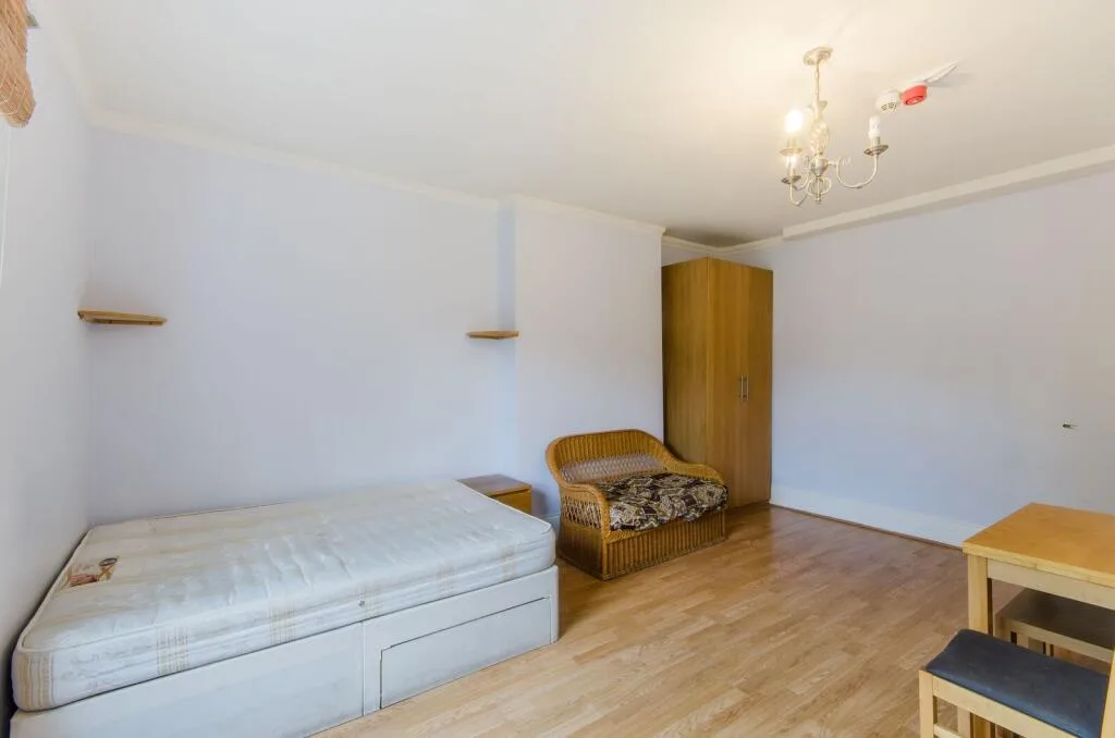 Studio flat for rent
