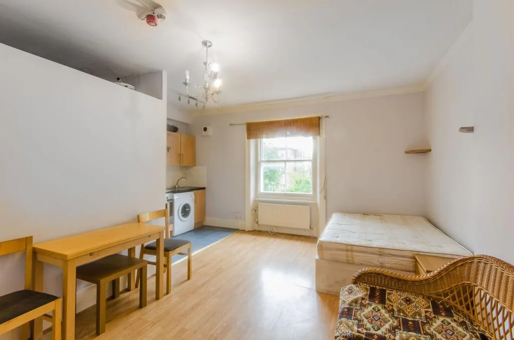 Studio flat for rent
