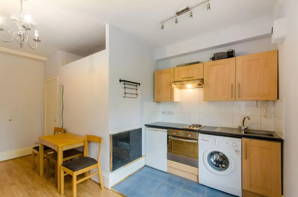Studio flat for rent
