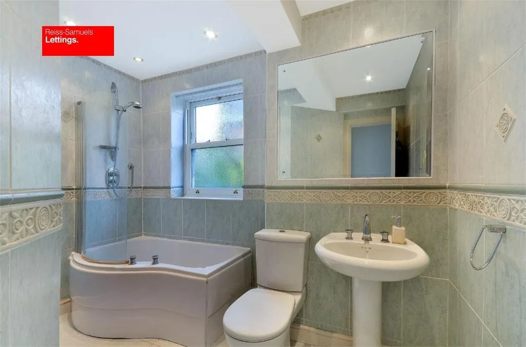 5 bedroom terraced house for rent