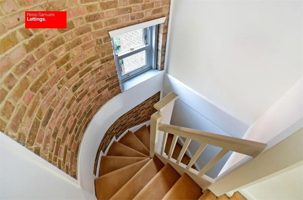 5 bedroom terraced house for rent