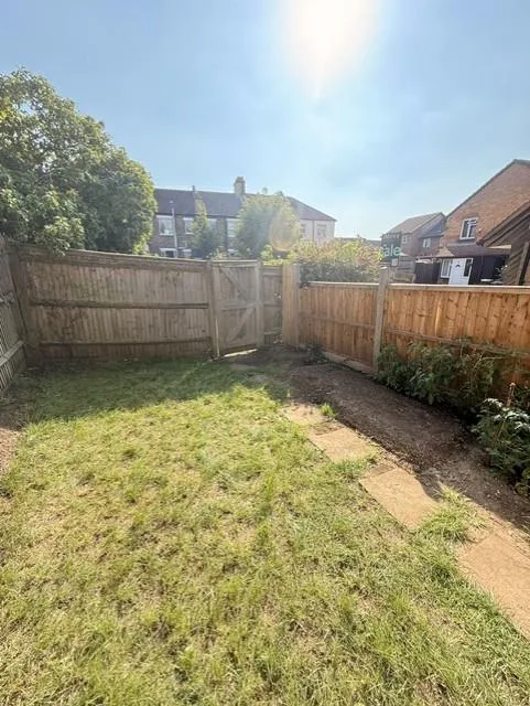 1 bedroom detached house for rent