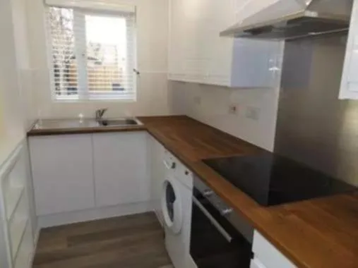 1 bedroom detached house for rent