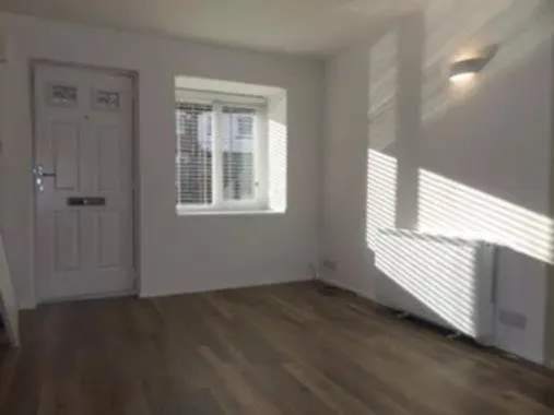 1 bedroom detached house for rent