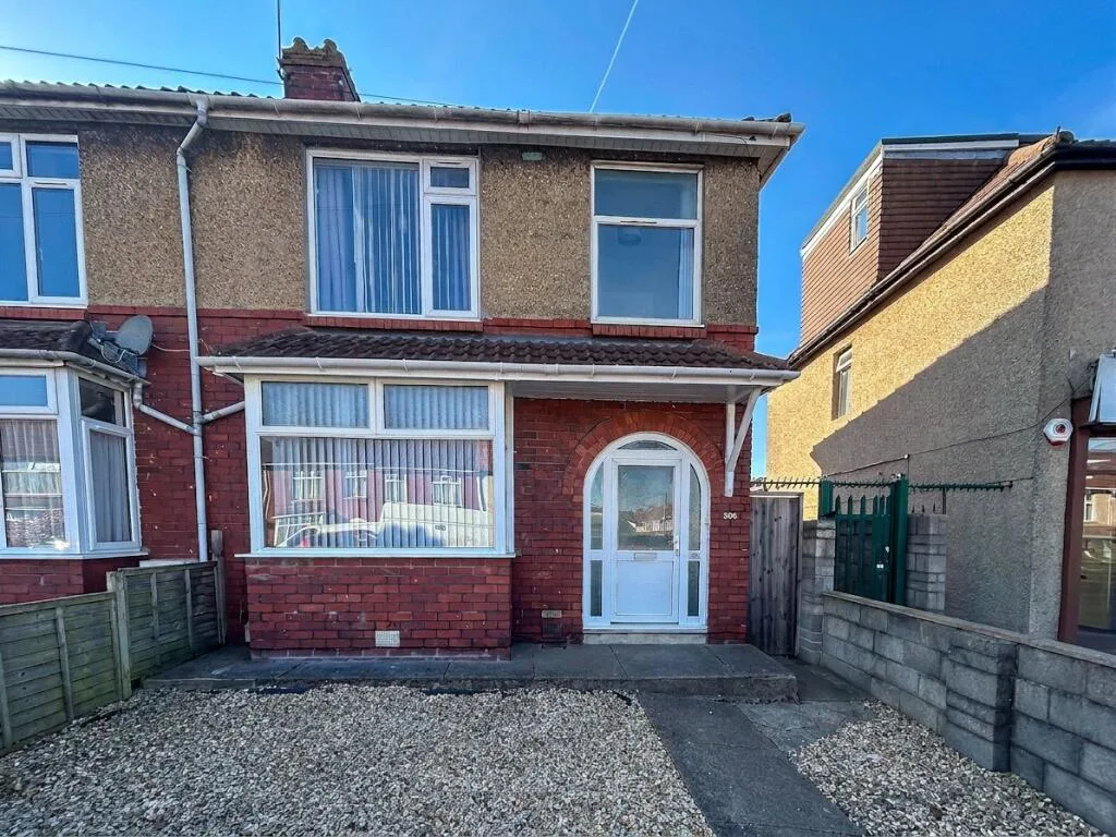 4 bedroom end of terrace house for rent