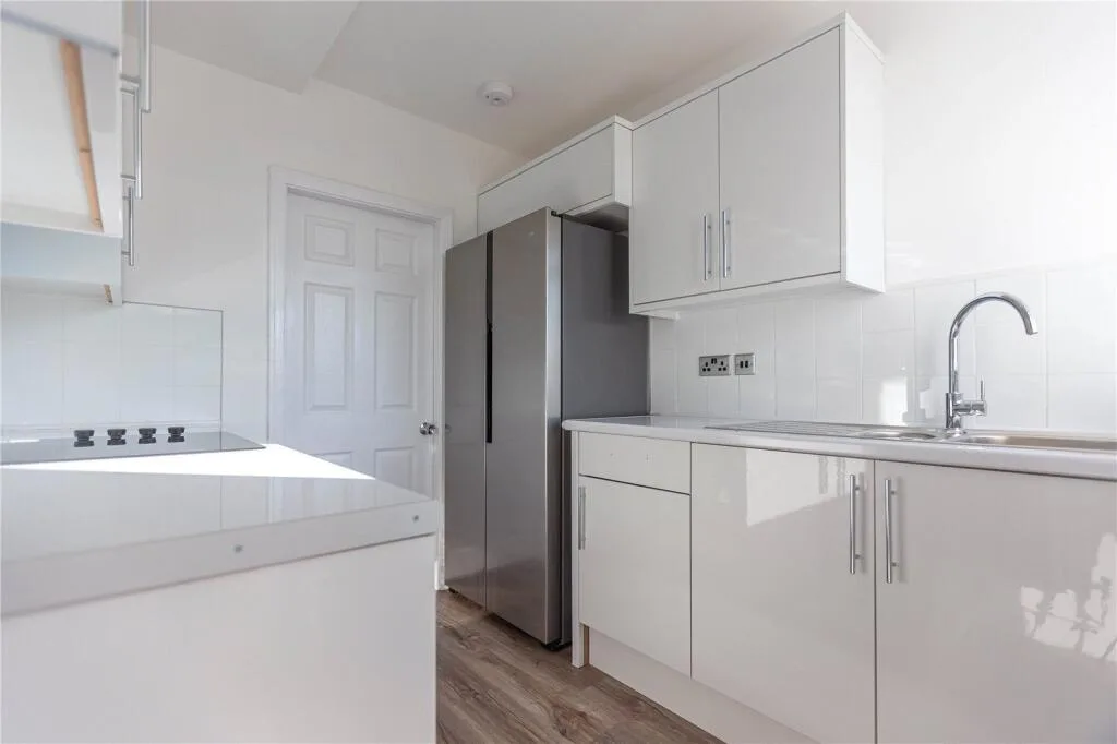 4 bedroom end of terrace house for rent
