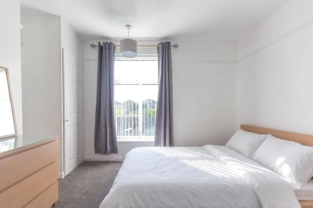 4 bedroom end of terrace house for rent