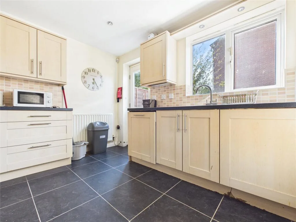 4 bedroom terraced house for rent