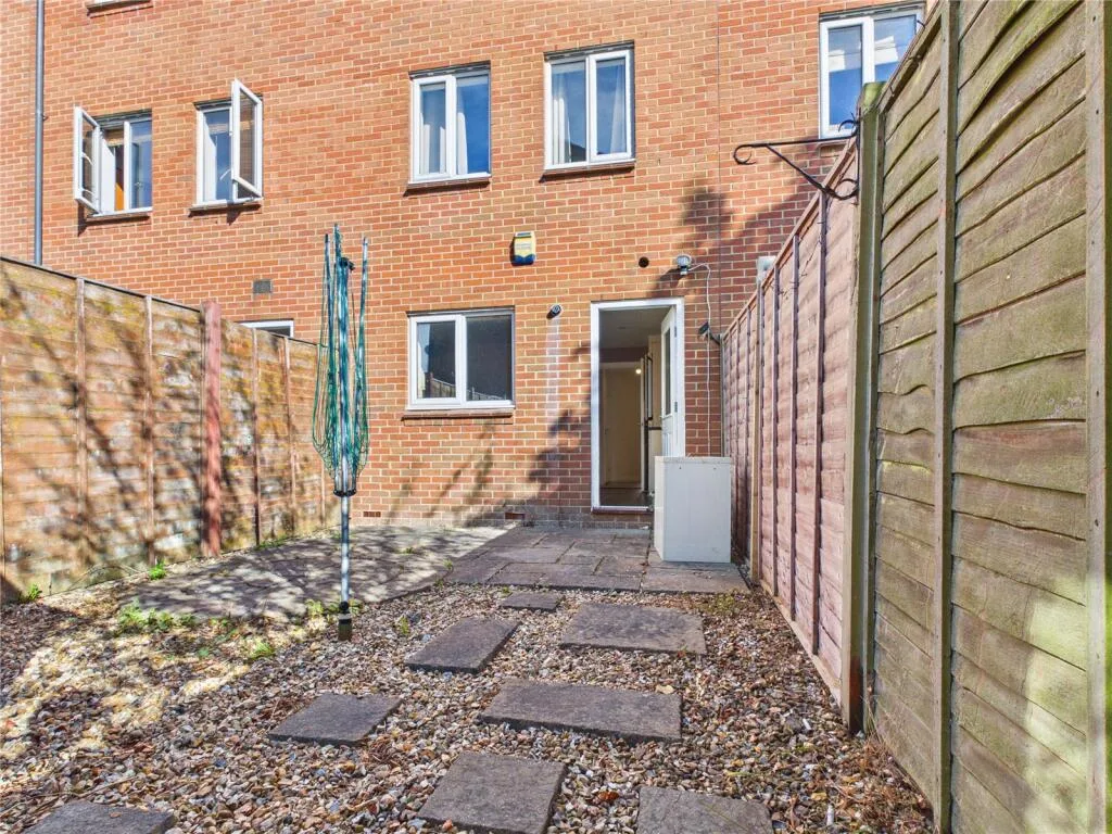 4 bedroom terraced house for rent