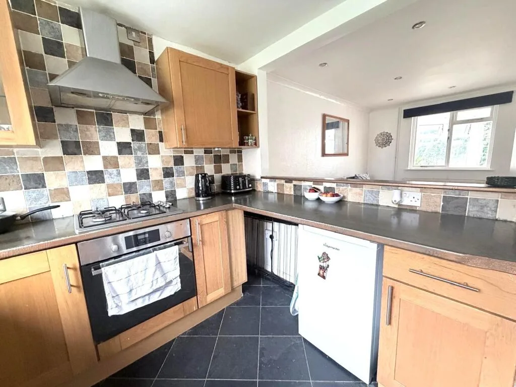 2 bedroom end of terrace house for rent