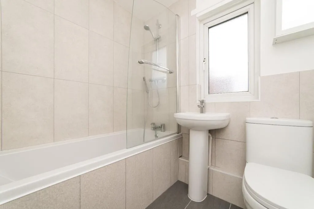 2 bedroom end of terrace house for rent