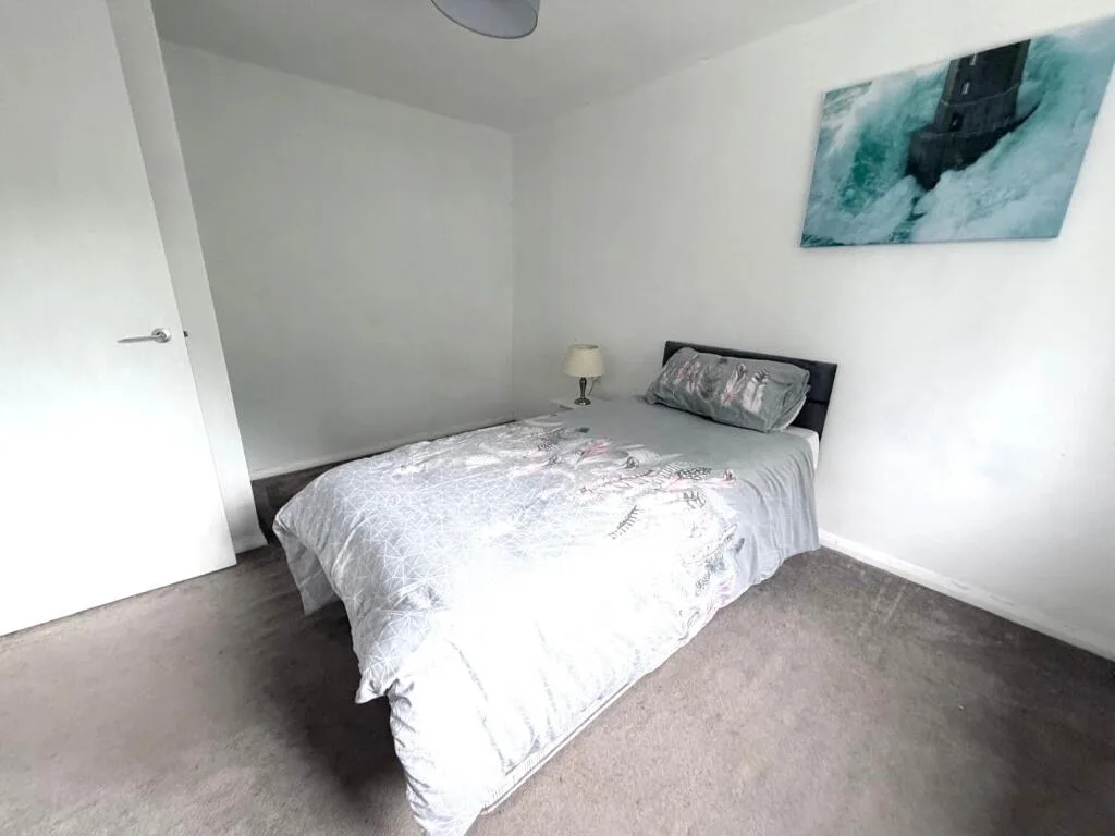 2 bedroom end of terrace house for rent