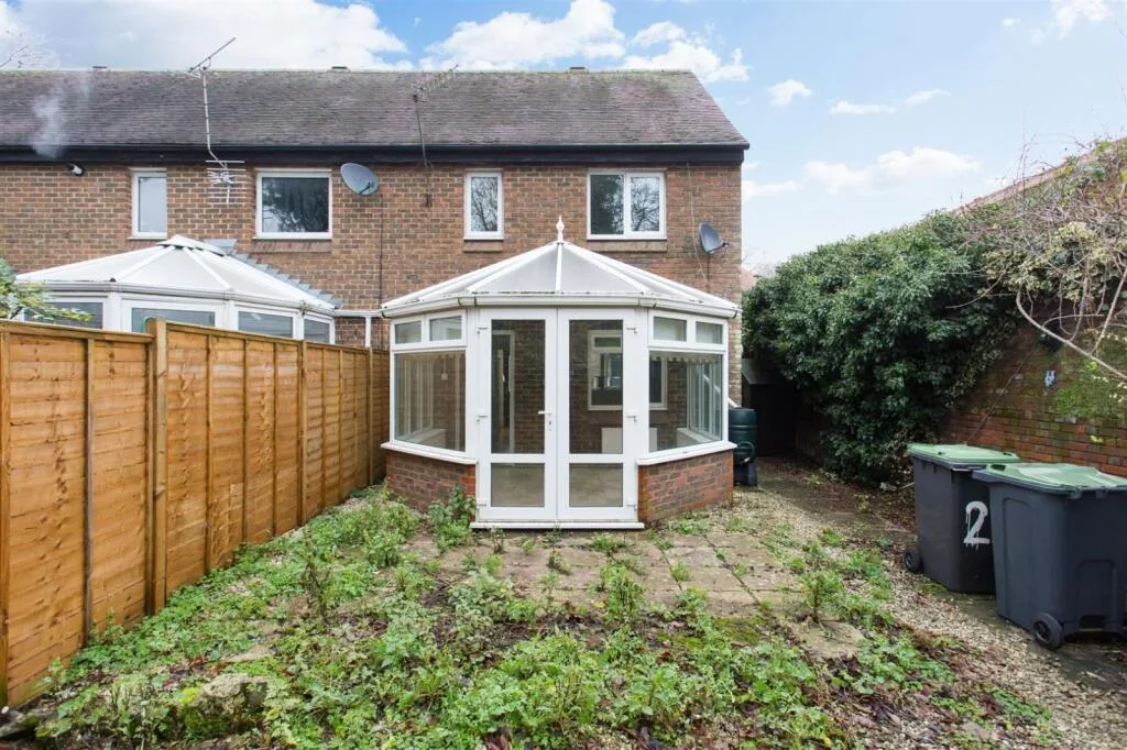 2 bedroom end of terrace house for rent
