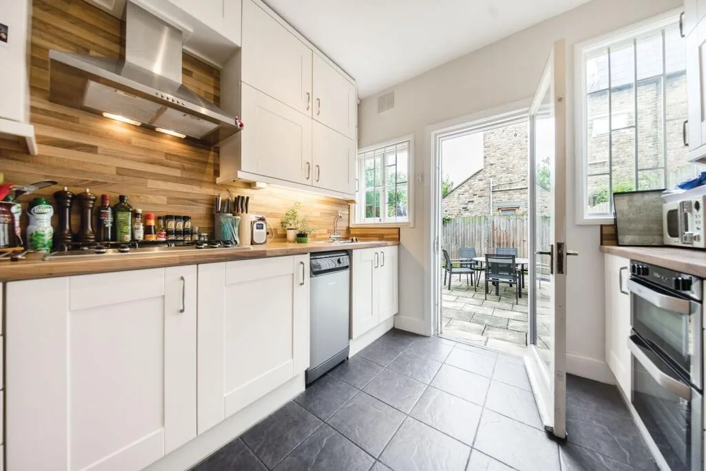 4 bedroom flat for rent