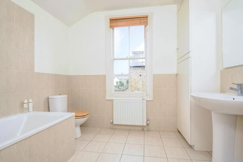 4 bedroom flat for rent