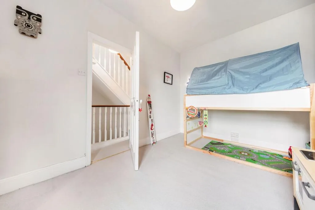 4 bedroom flat for rent