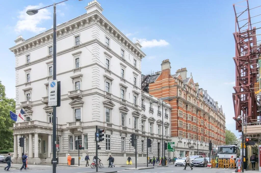 5 bedroom apartment for rent