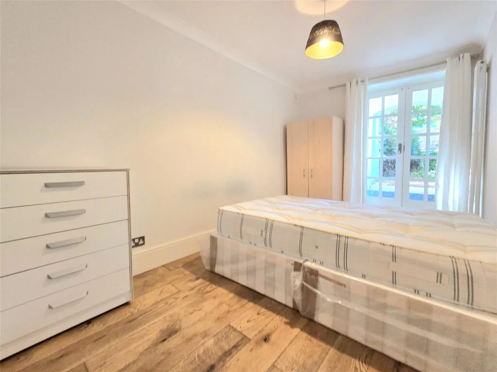 2 bedroom maisonette for rent