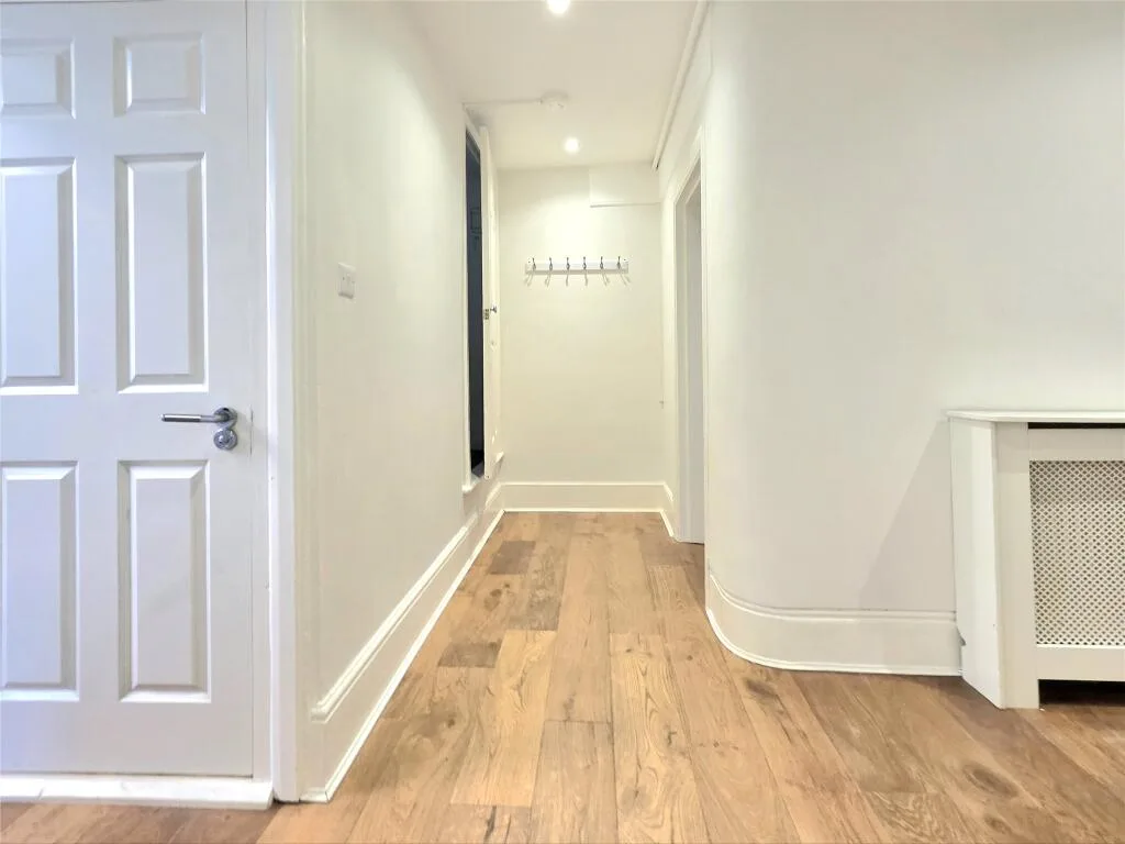 2 bedroom maisonette for rent
