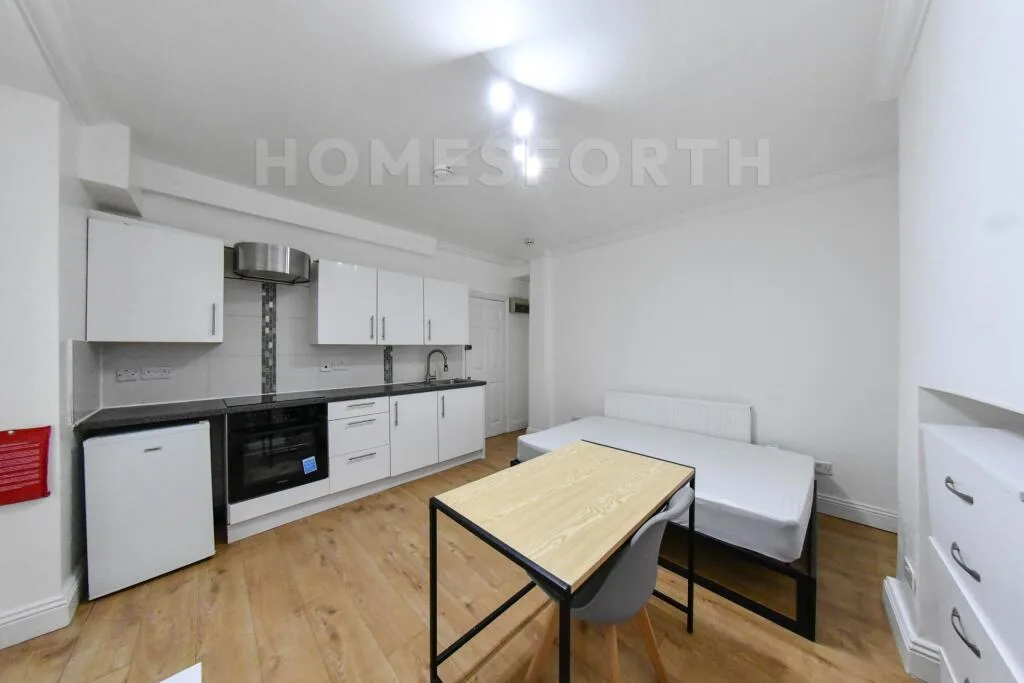 Studio flat for rent