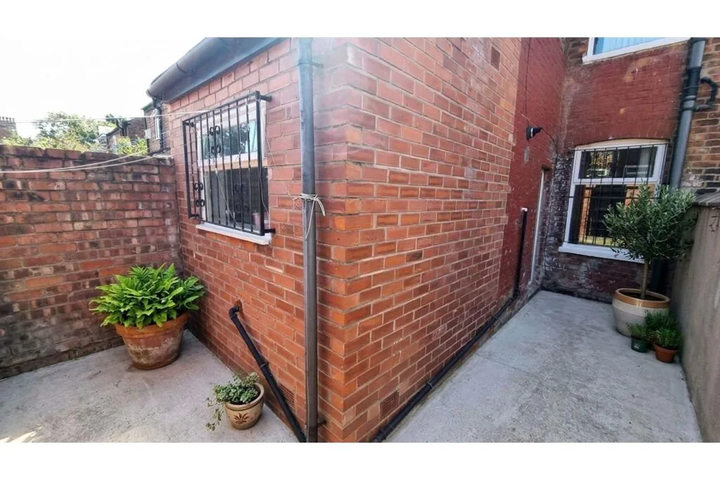 4 bedroom terraced house for rent