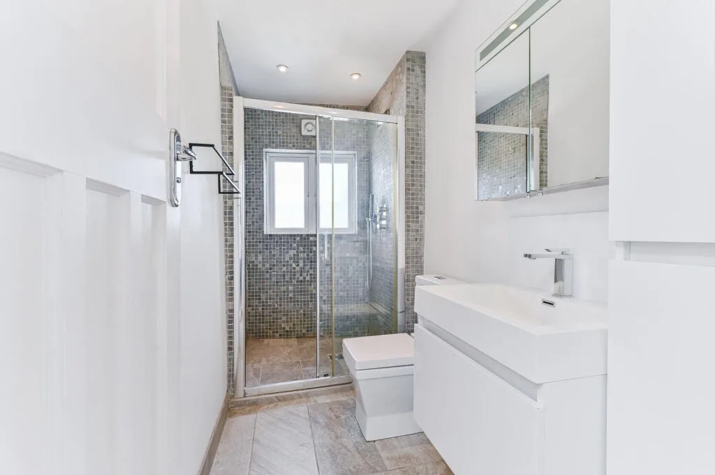 2 bedroom maisonette for rent