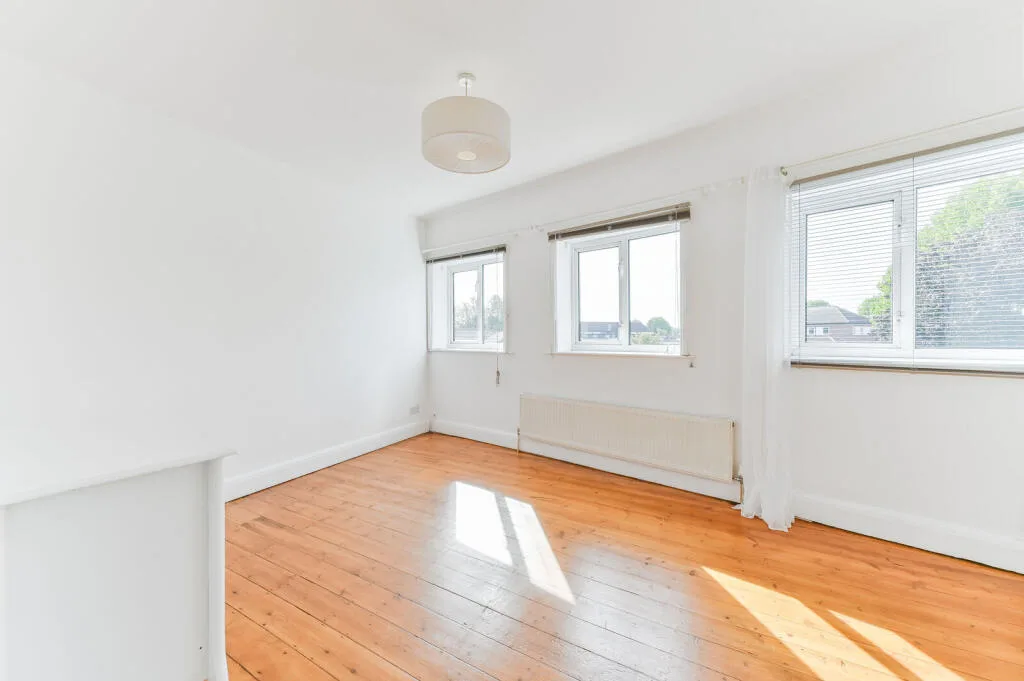 2 bedroom maisonette for rent