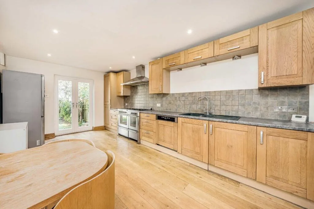 4 bedroom terraced house for rent