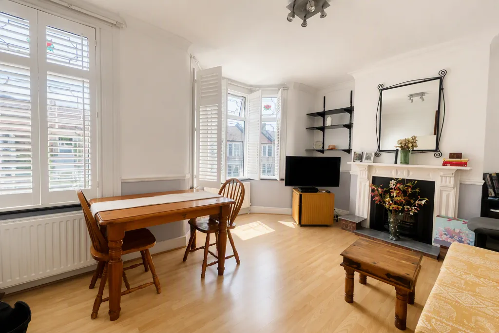 1 bedroom maisonette for rent