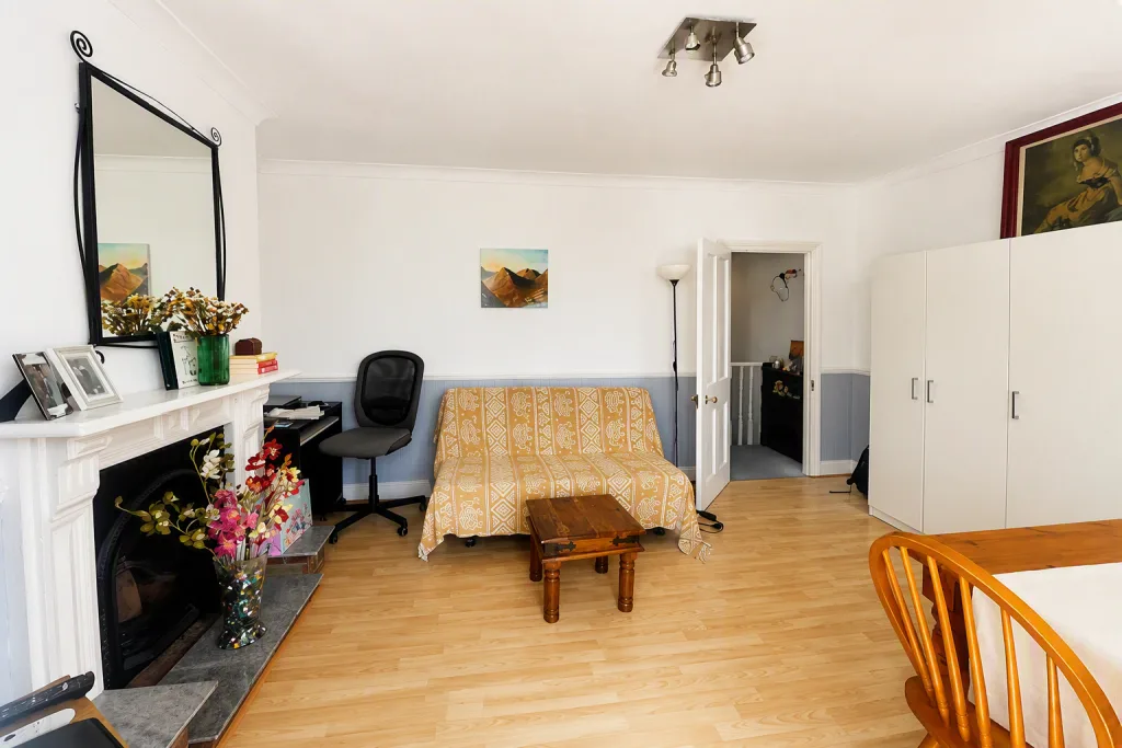 1 bedroom maisonette for rent
