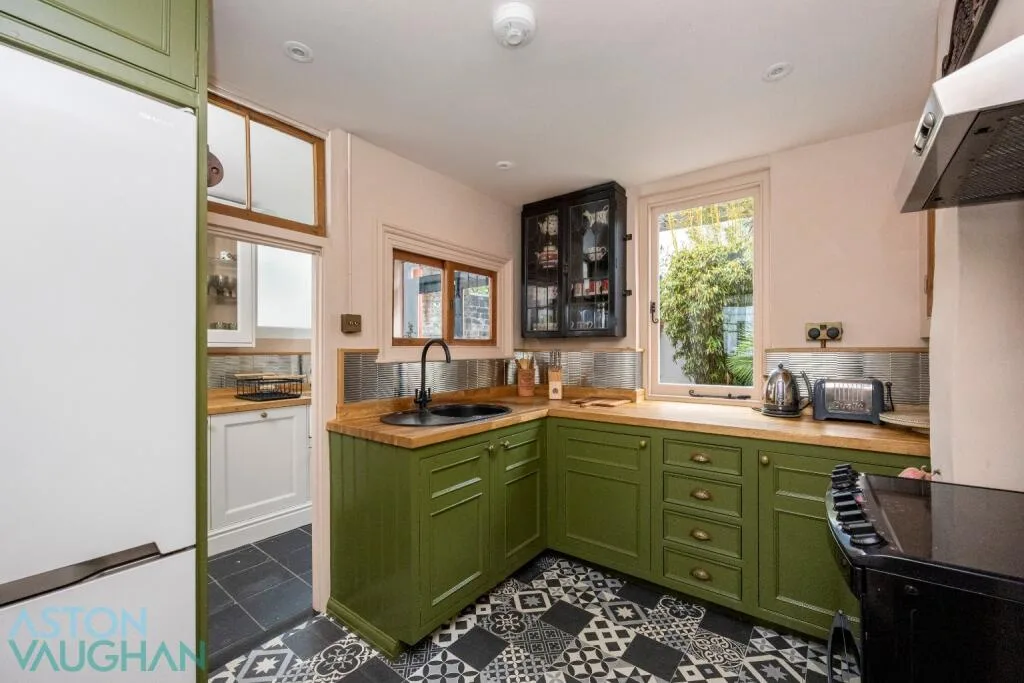 4 bedroom terraced house for rent