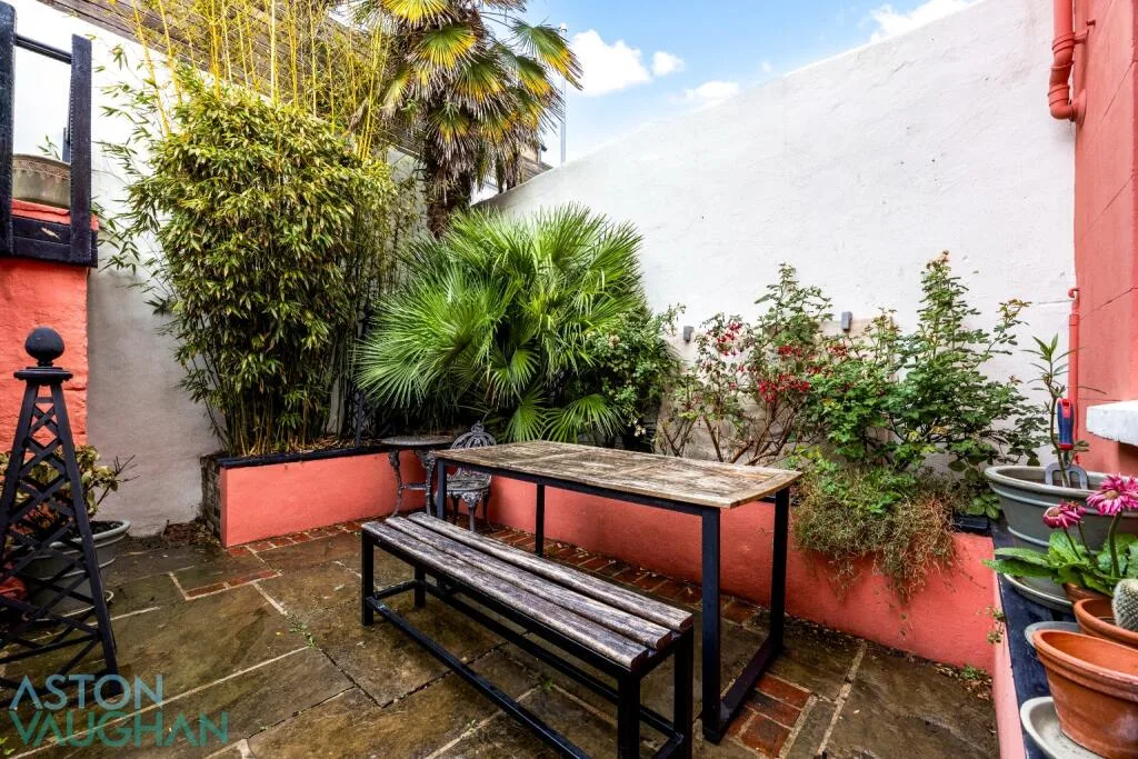 4 bedroom terraced house for rent