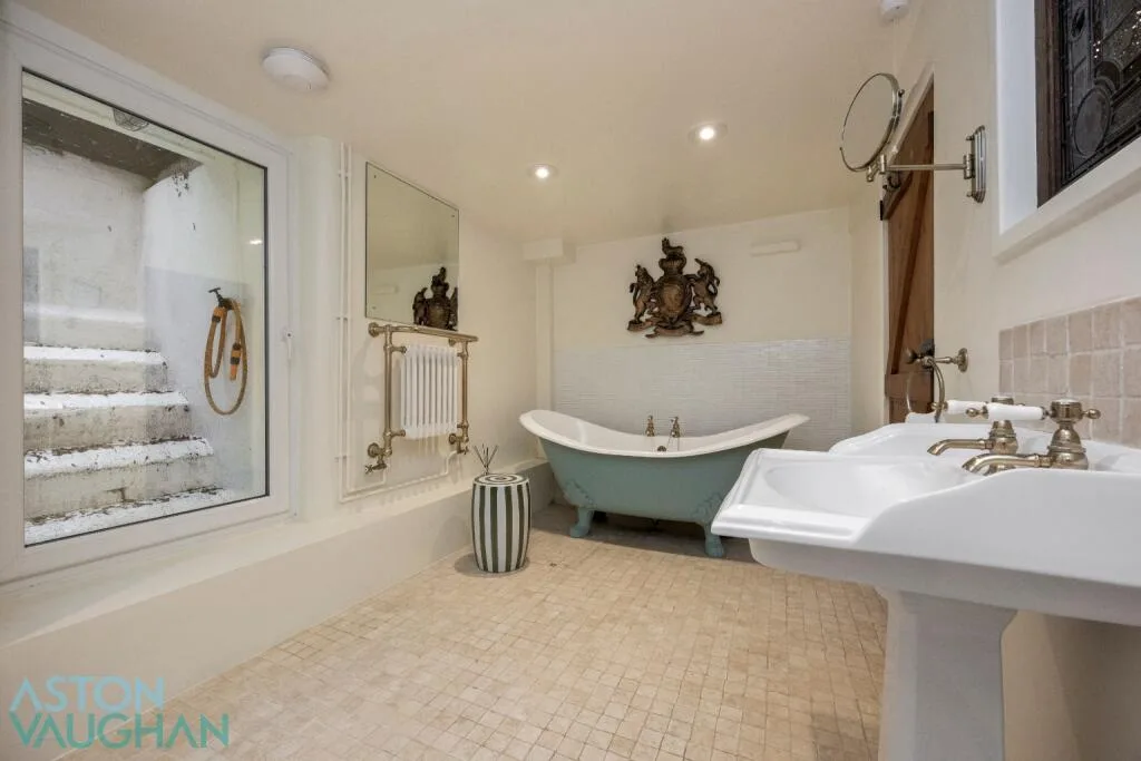 4 bedroom terraced house for rent