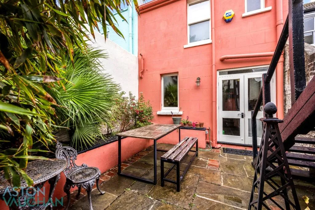 4 bedroom terraced house for rent